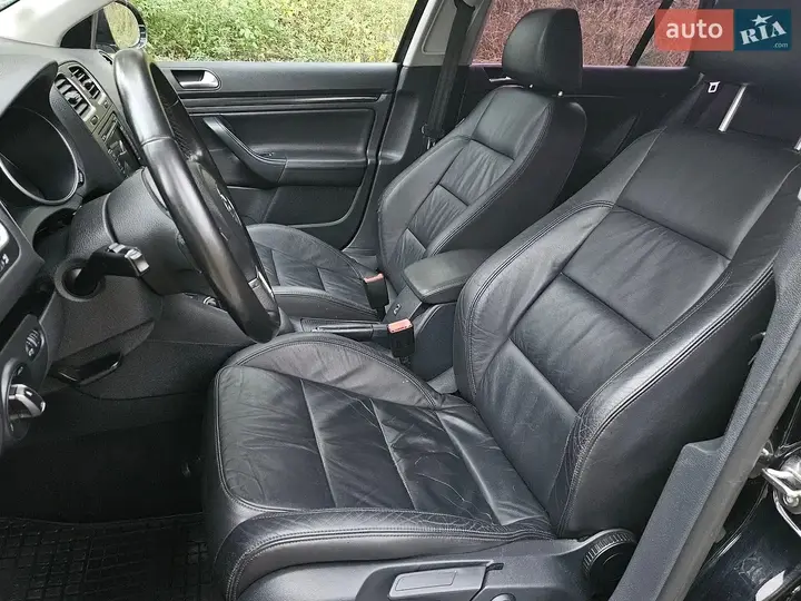 Volkswagen Golf 2011 photo 3