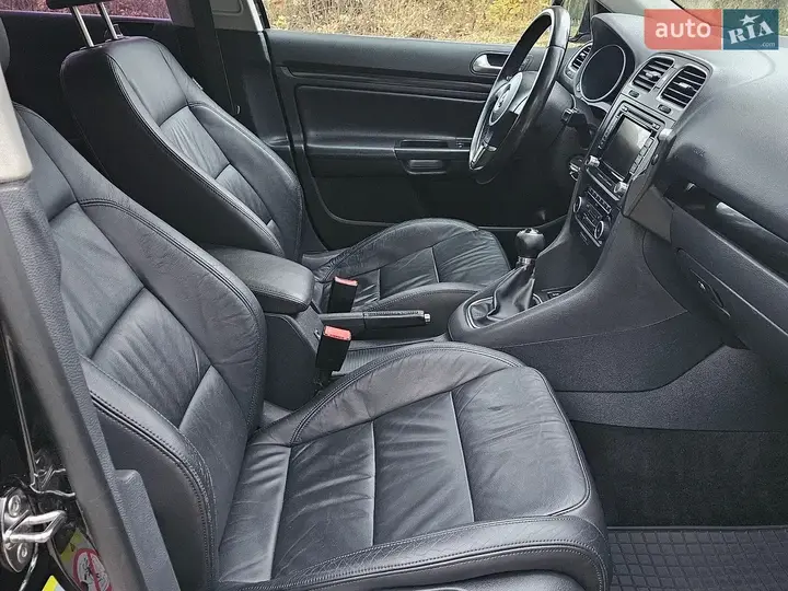 Volkswagen Golf 2011 photo 4