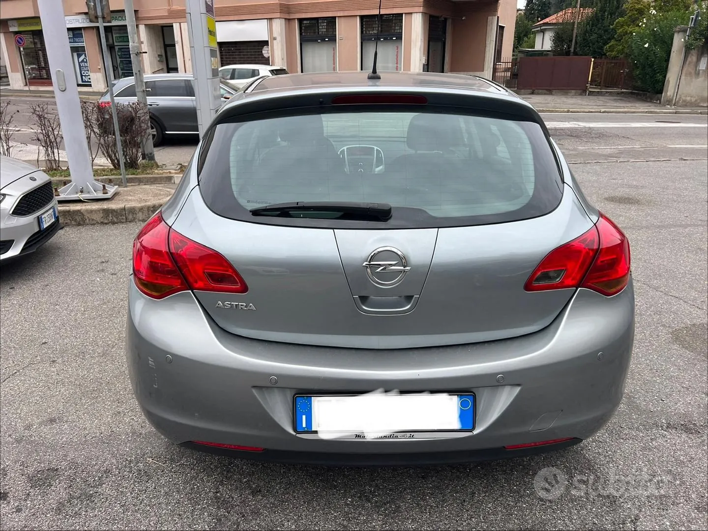 Opel Astra 2010 photo 4