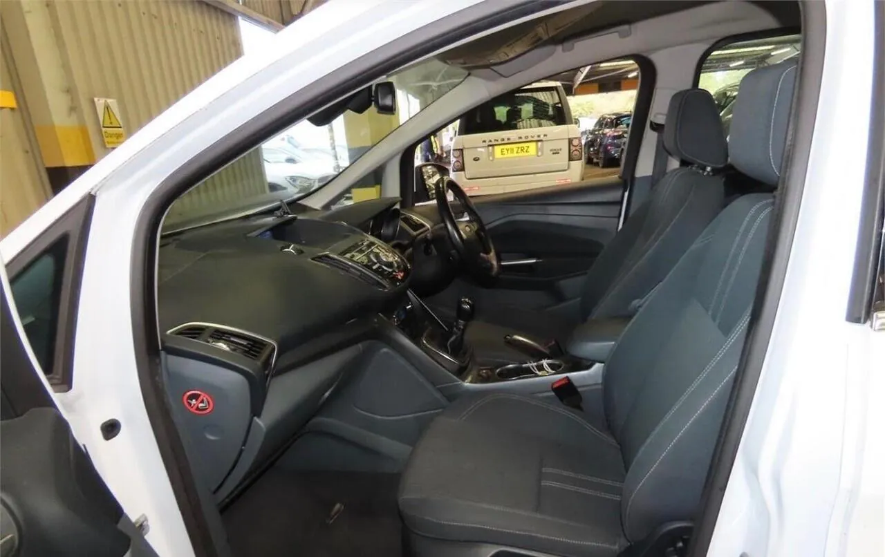 Ford Grand C-Max 2012 photo 2