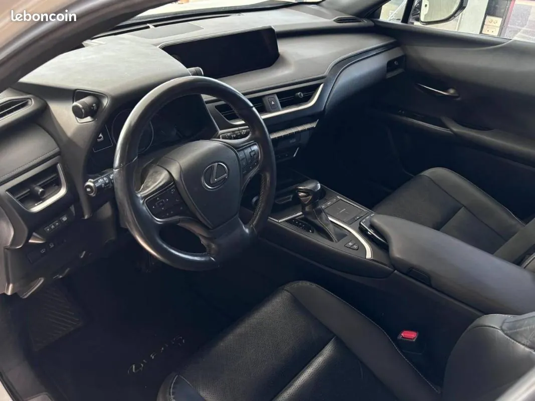 Lexus Ux 2021 photo 2