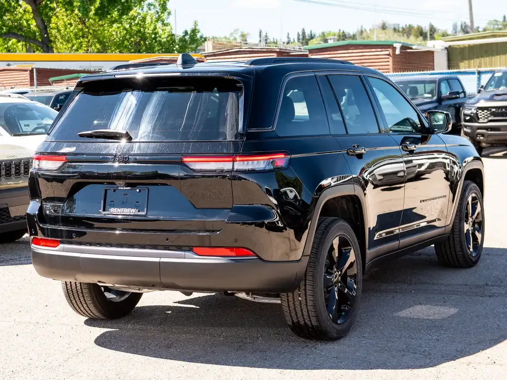 Jeep Grand Cherokee 2026 photo 5