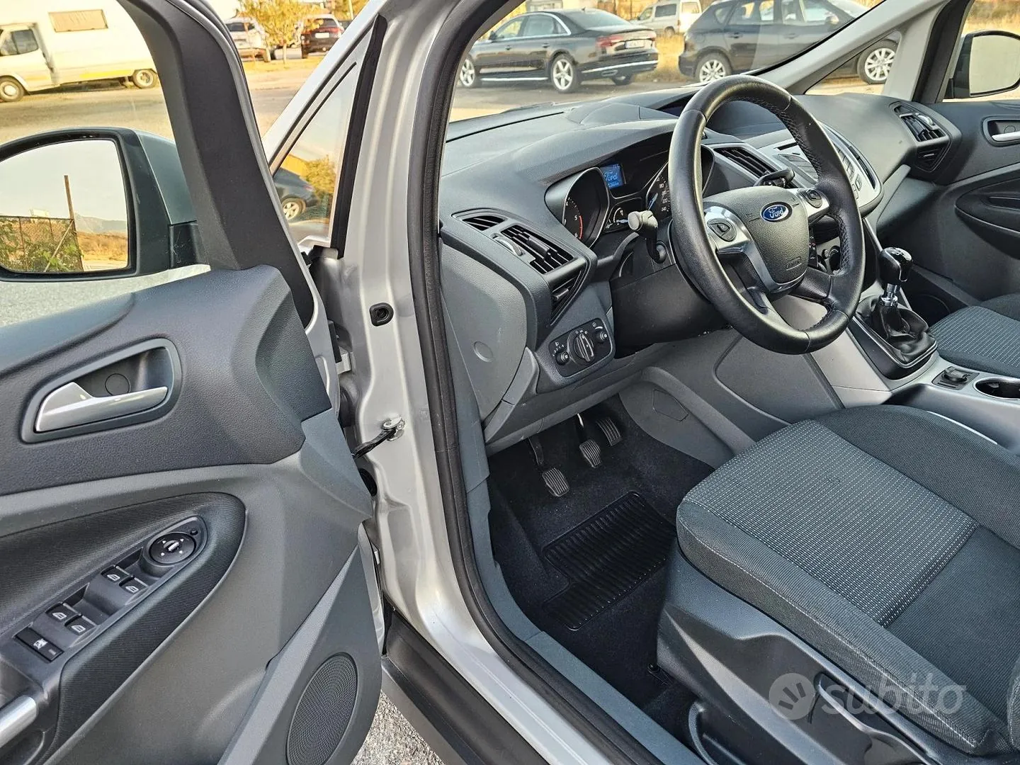 Ford C-Max 2010 photo 4