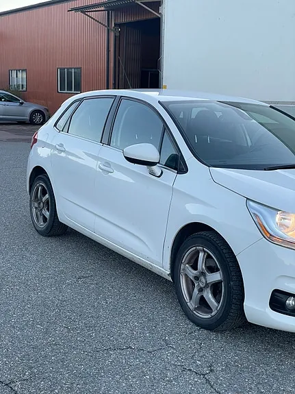 Citroen C4 2013 photo 2