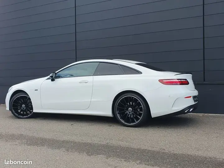 Mercedes-Benz E-Class 2023 photo 3