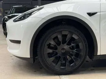Tesla Model Y 2024 photo 3
