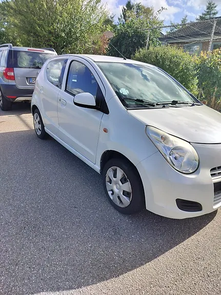 Suzuki Alto 2010 photo 2