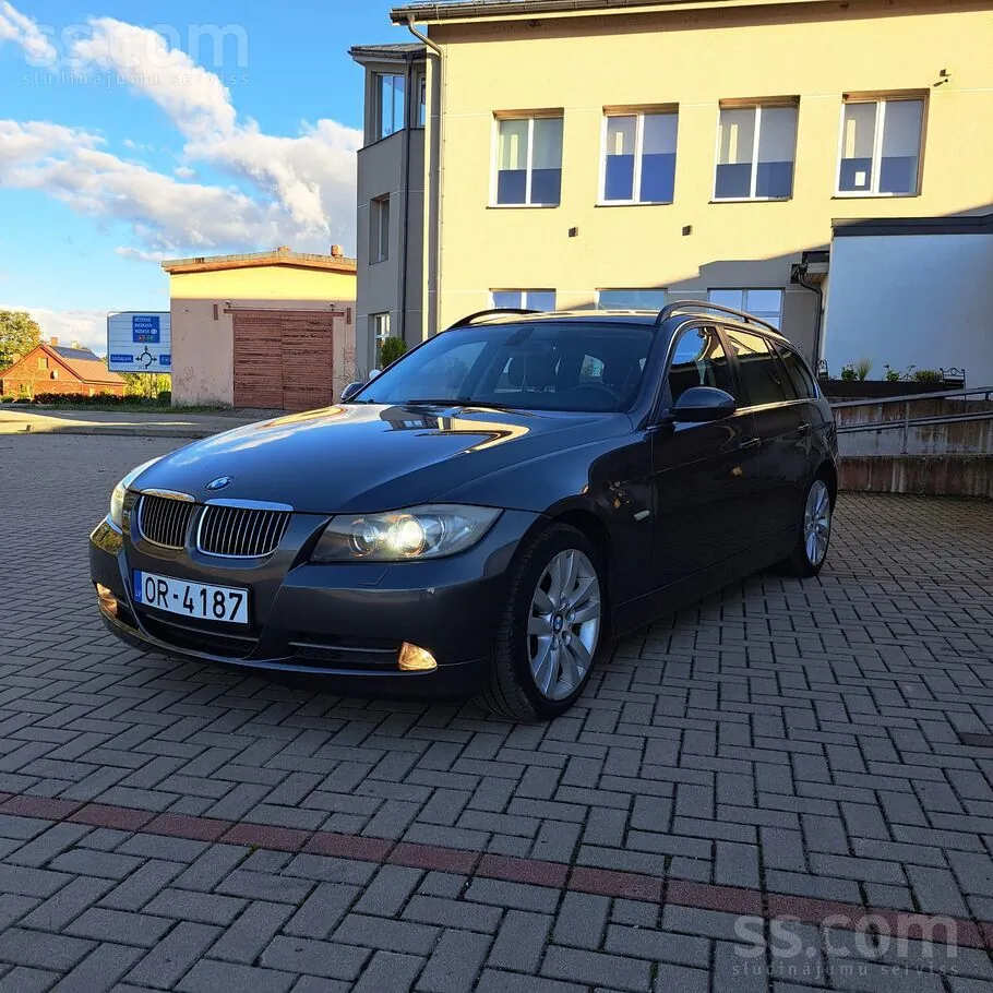BMW 330