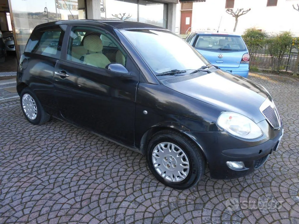 Lancia Ypsilon 2004 photo 2