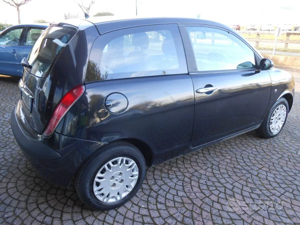 Lancia Ypsilon 2004 photo 3