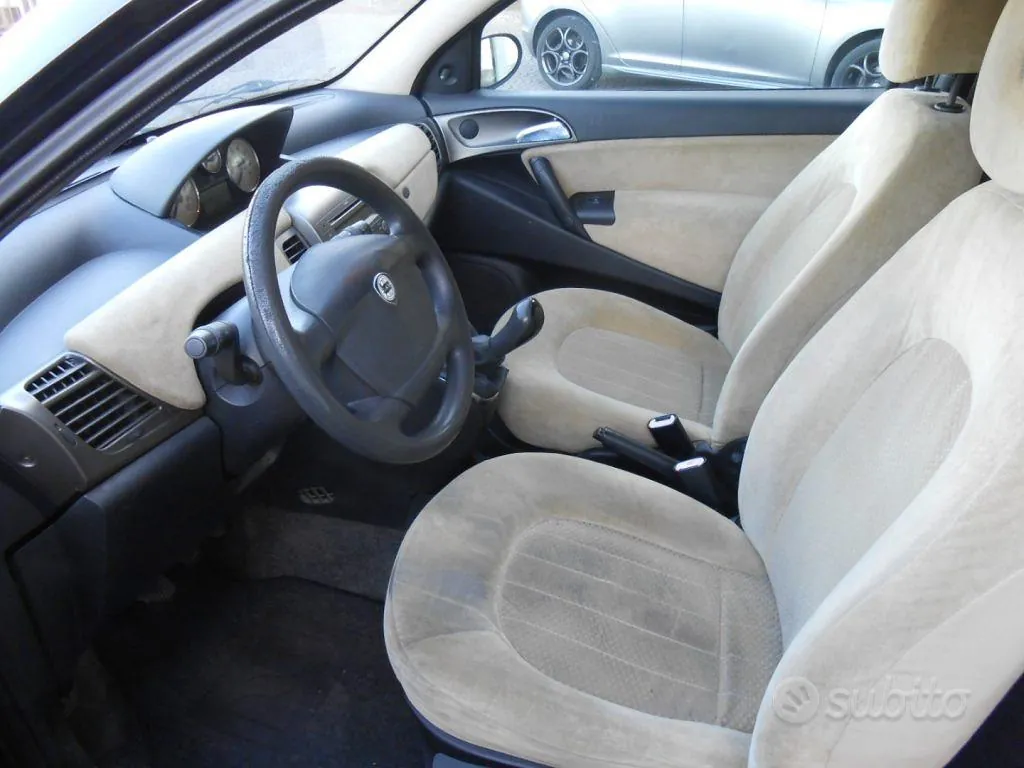 Lancia Ypsilon 2004 photo 5