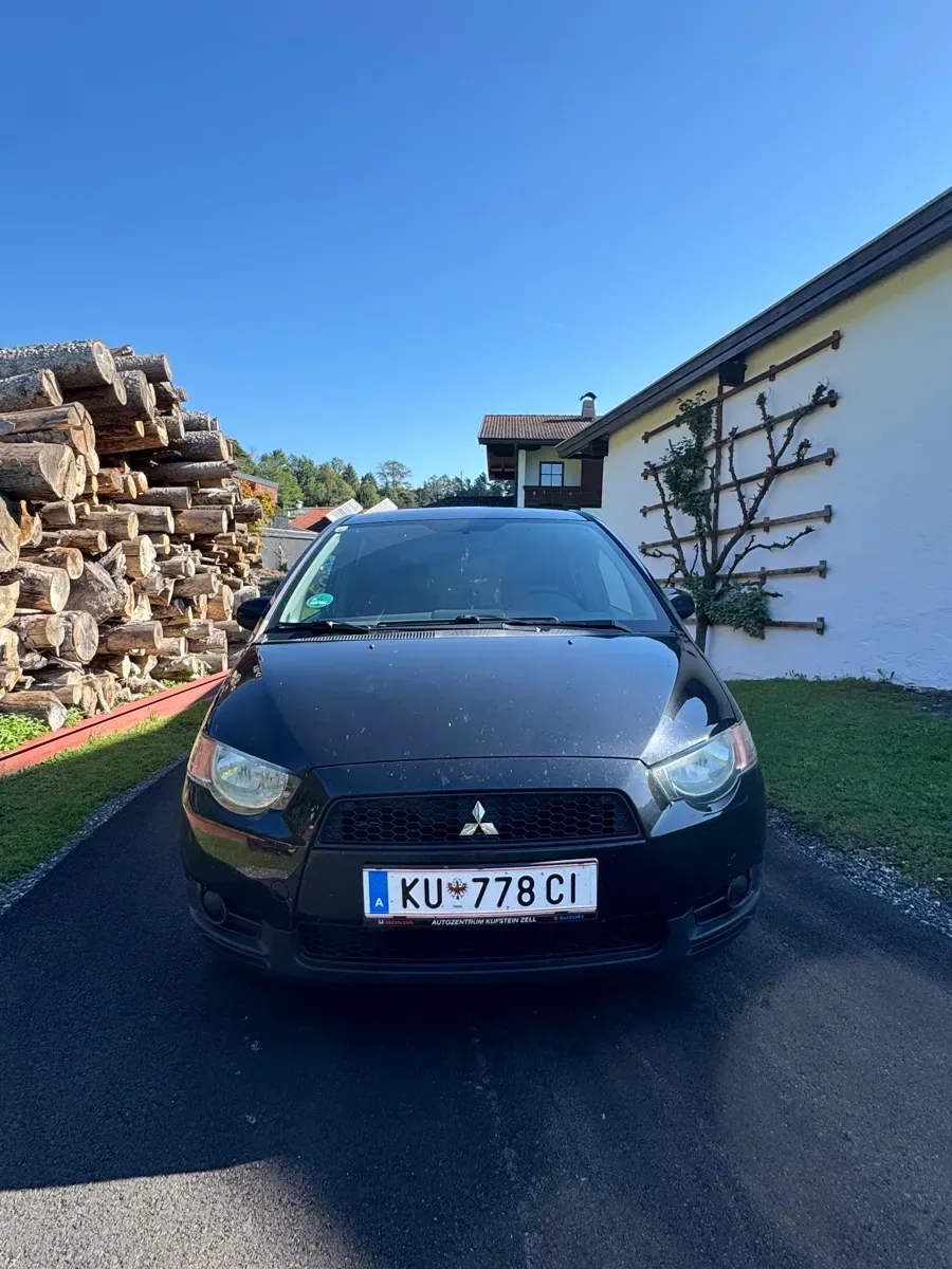 Mitsubishi Colt 2011 photo 3