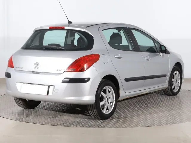 Peugeot 308 2008 photo 4