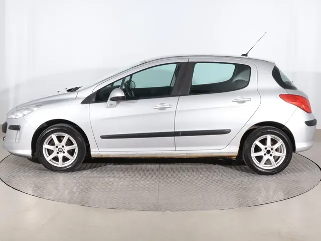 Peugeot 308 2008 photo 2