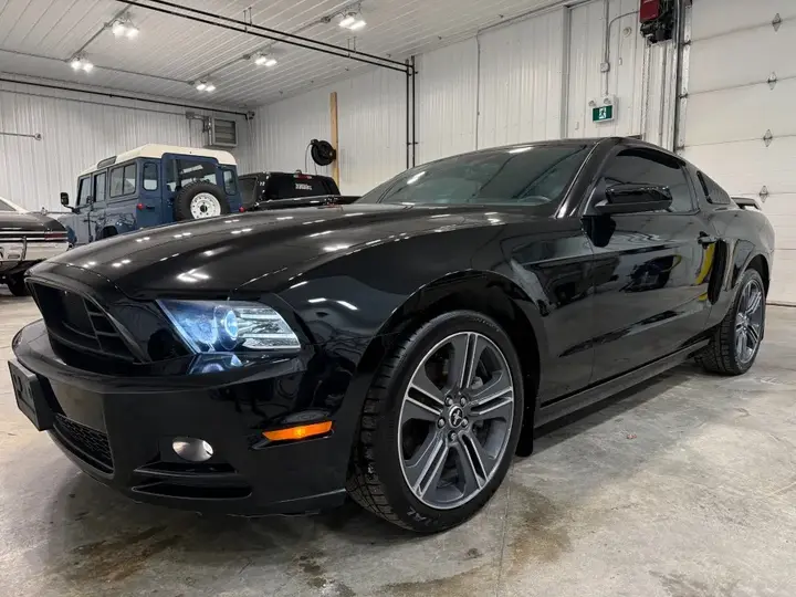 Ford Mustang 2014 photo 2