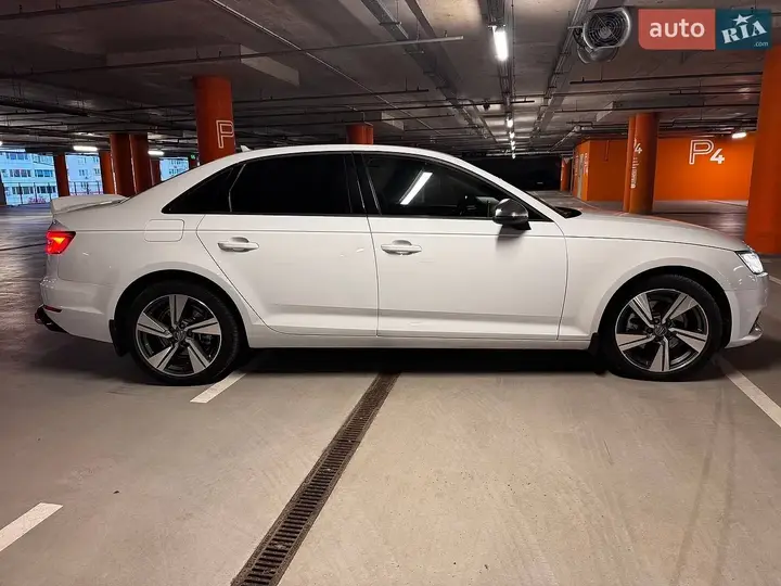 Audi A4 2016 photo 3