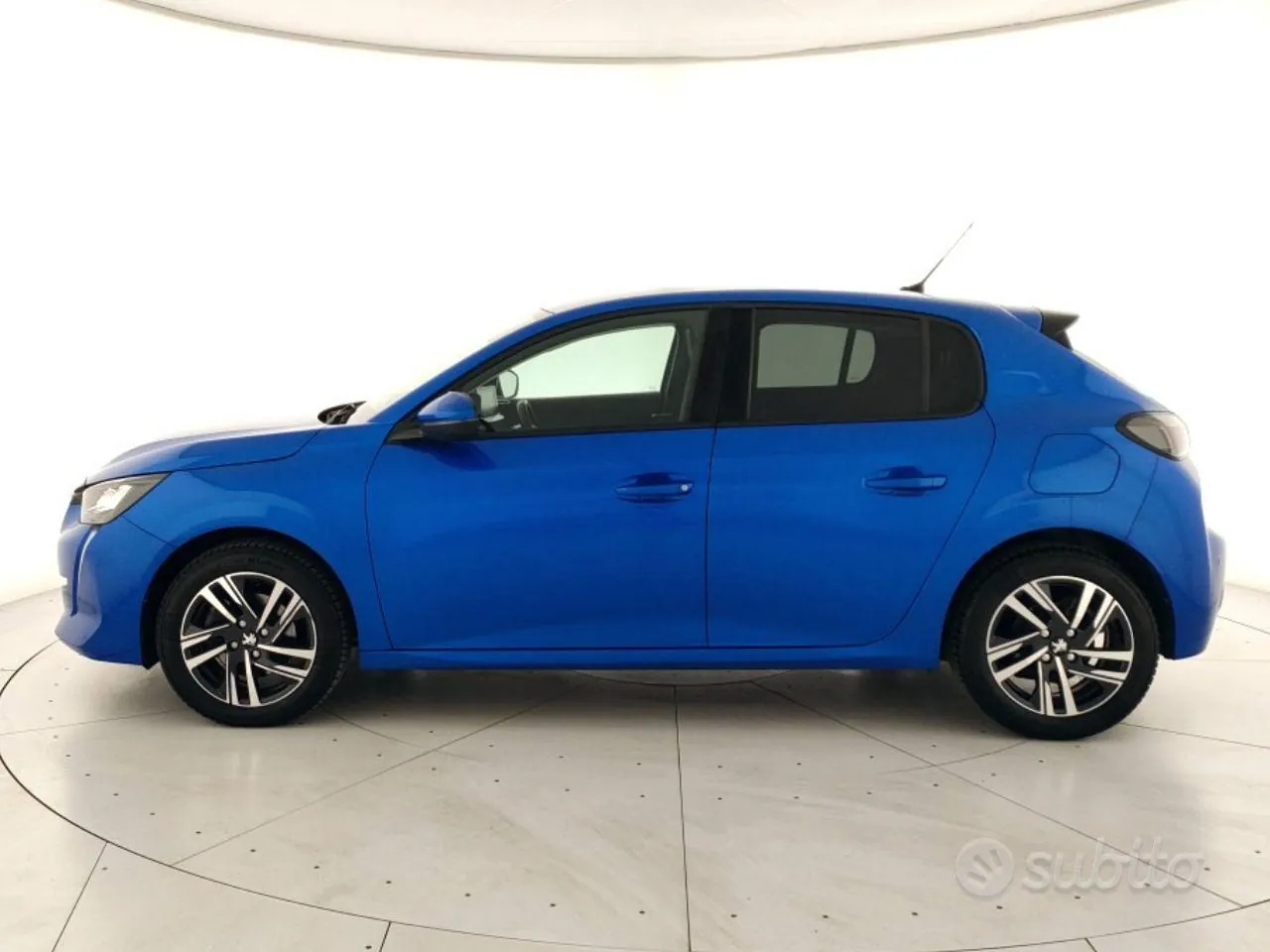 Peugeot 208 2021 photo 2