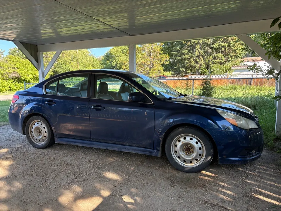 Subaru Legacy 2011 photo 3