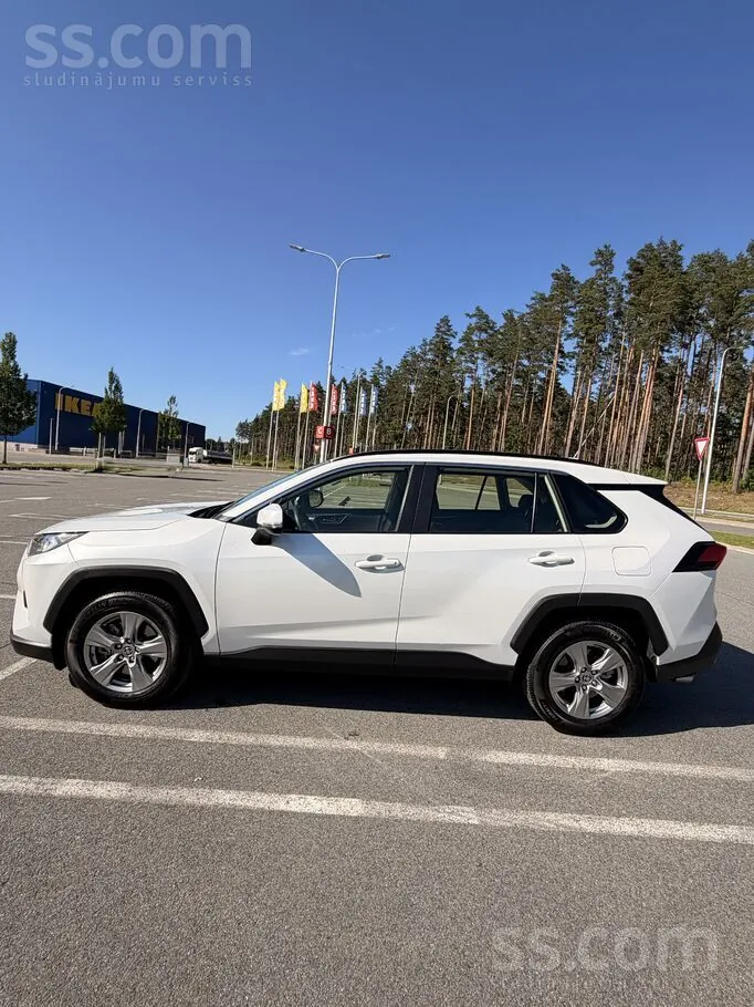 Toyota Rav4 2023 photo 3