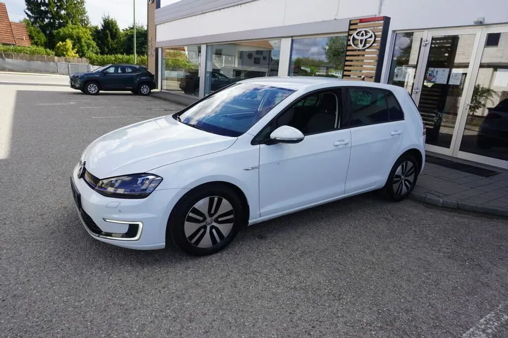 Volkswagen E-Golf 2016 photo 2