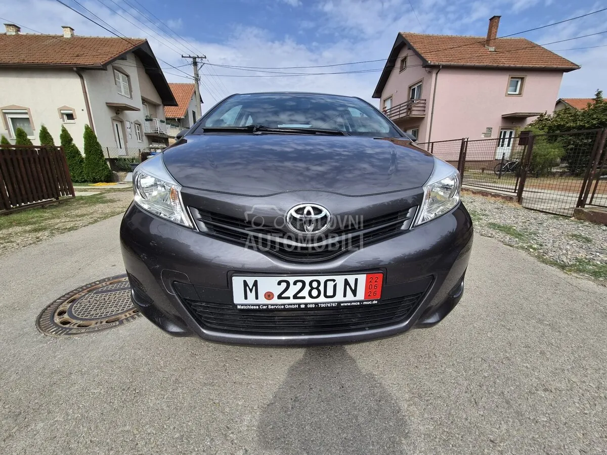 Toyota Yaris 2012 photo 4
