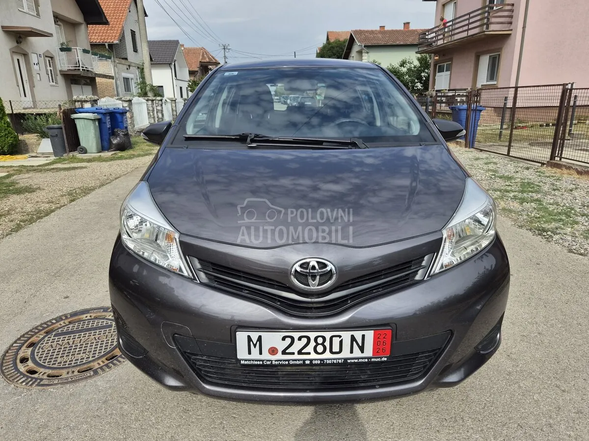 Toyota Yaris 2012 photo 3