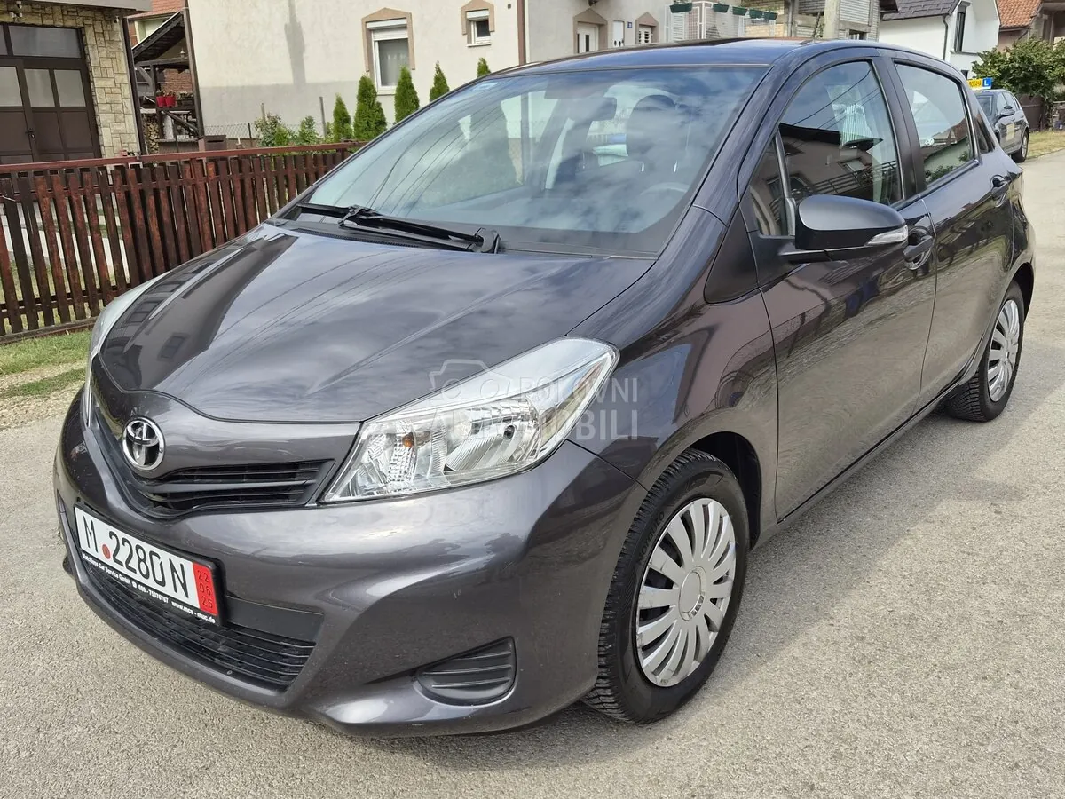Toyota Yaris 2012 photo 2