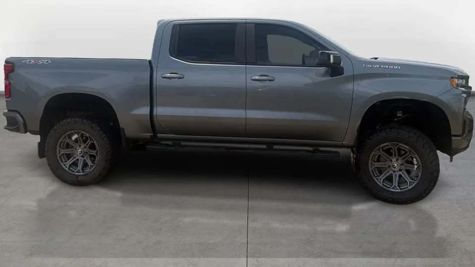 Chevrolet Silverado 1500 2021 photo 3