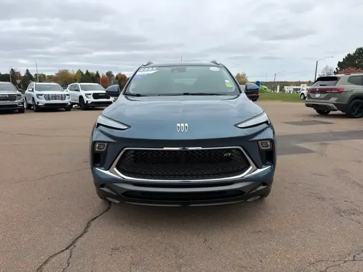 Buick Encore Gx 2025 photo 2
