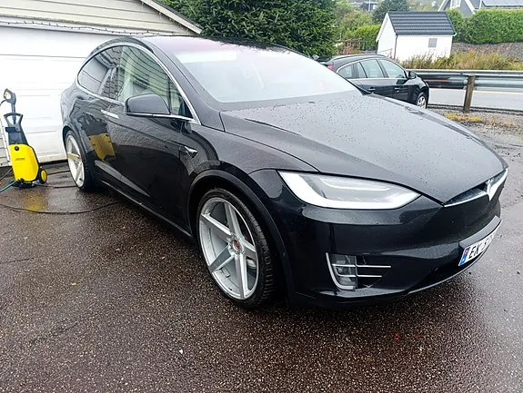 Tesla Model X 2017 photo 4