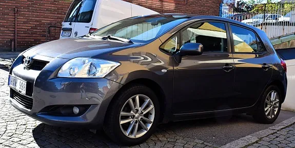 Toyota Auris 2009 photo 2
