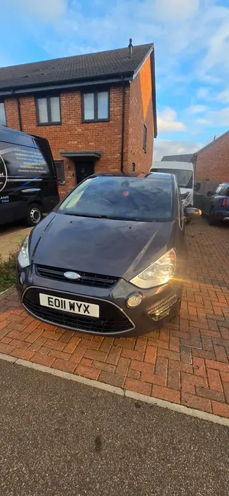 Ford S-Max 2011 photo 3