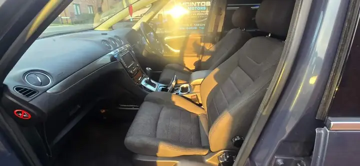 Ford S-Max 2011 photo 4