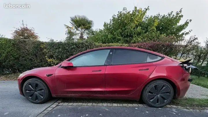 Tesla Model 3 2025 photo 2