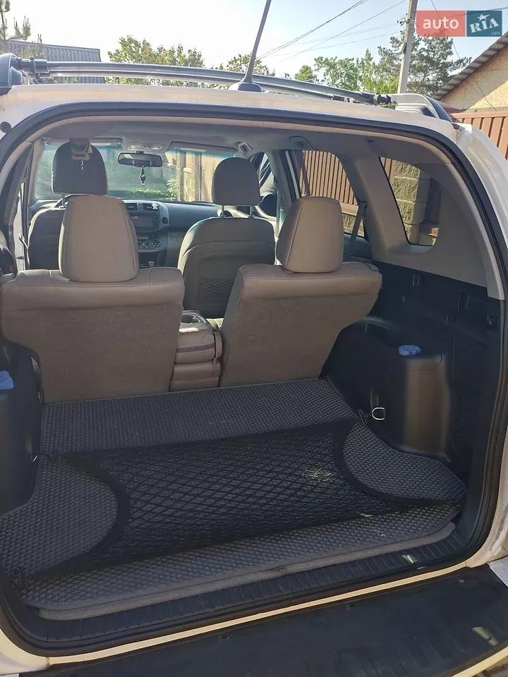 Toyota Rav4 2012 photo 5