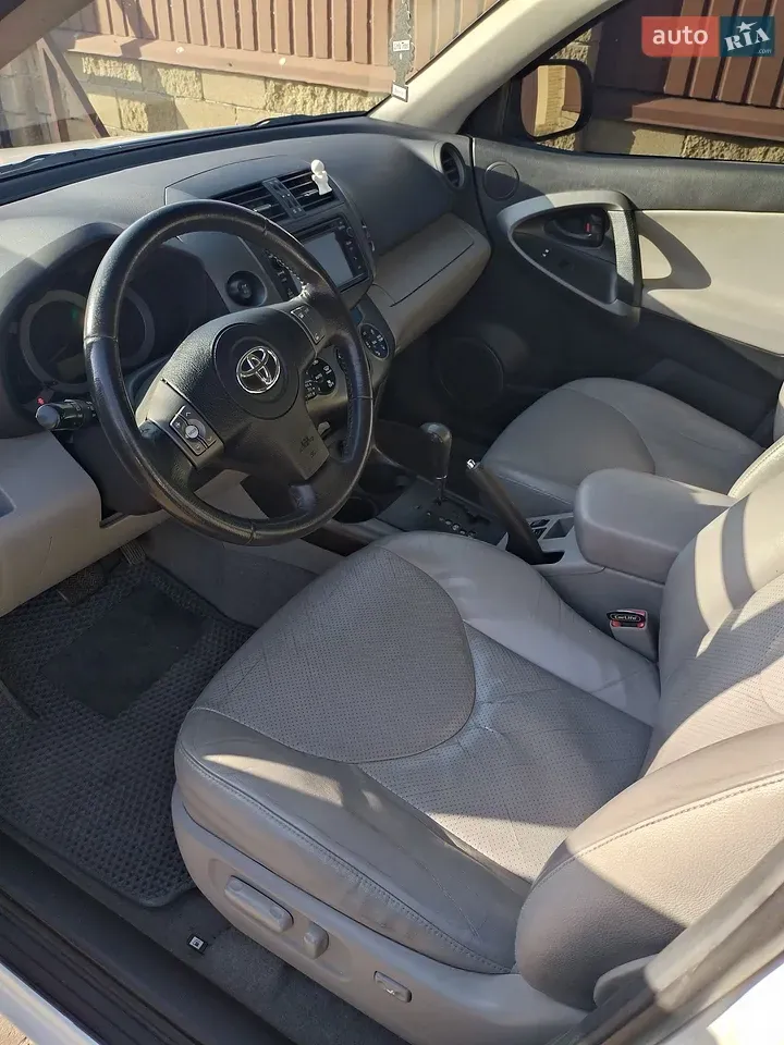 Toyota Rav4 2012 photo 4