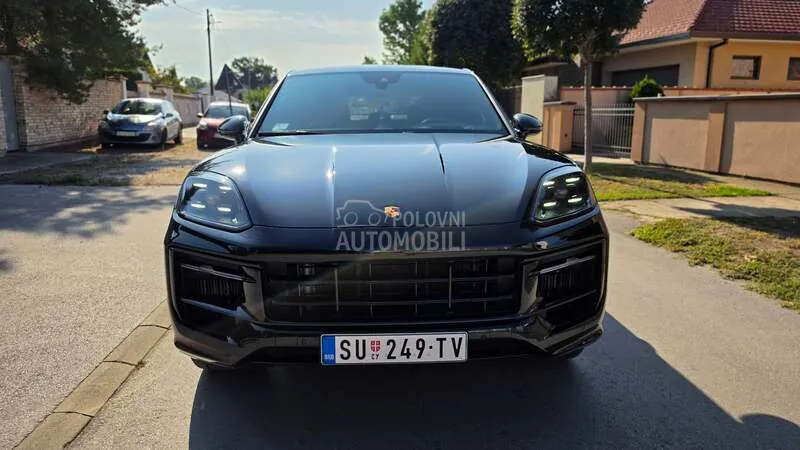 Porsche Cayenne 2023 photo 2