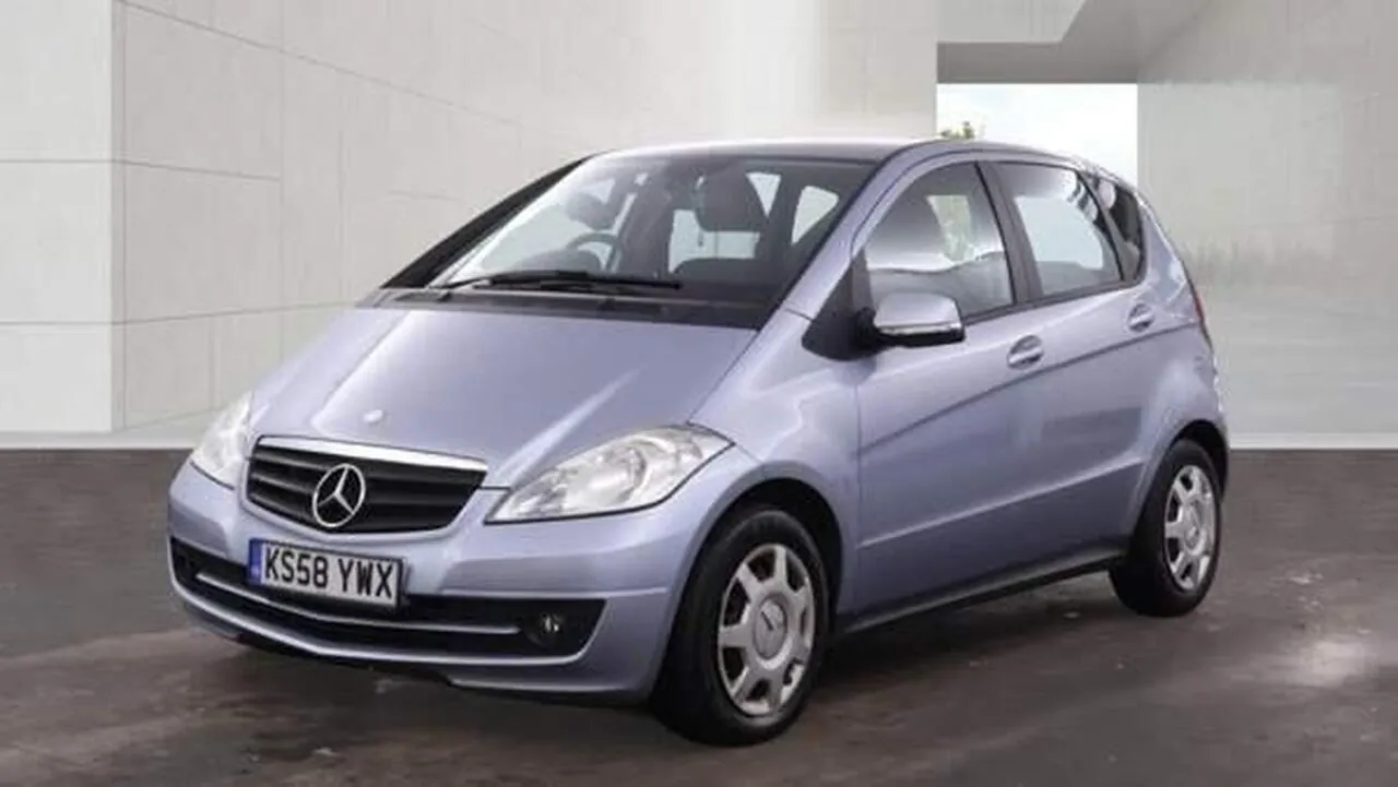 Mercedes-Benz A-Class 2009 photo 2