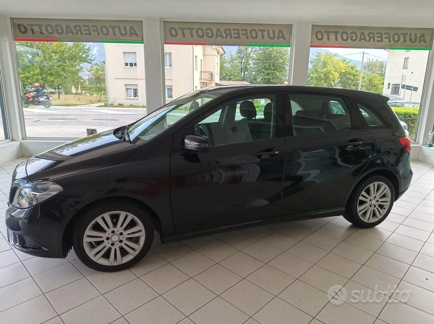 Mercedes-Benz B 180 Cdi Executive 2013 photo 3