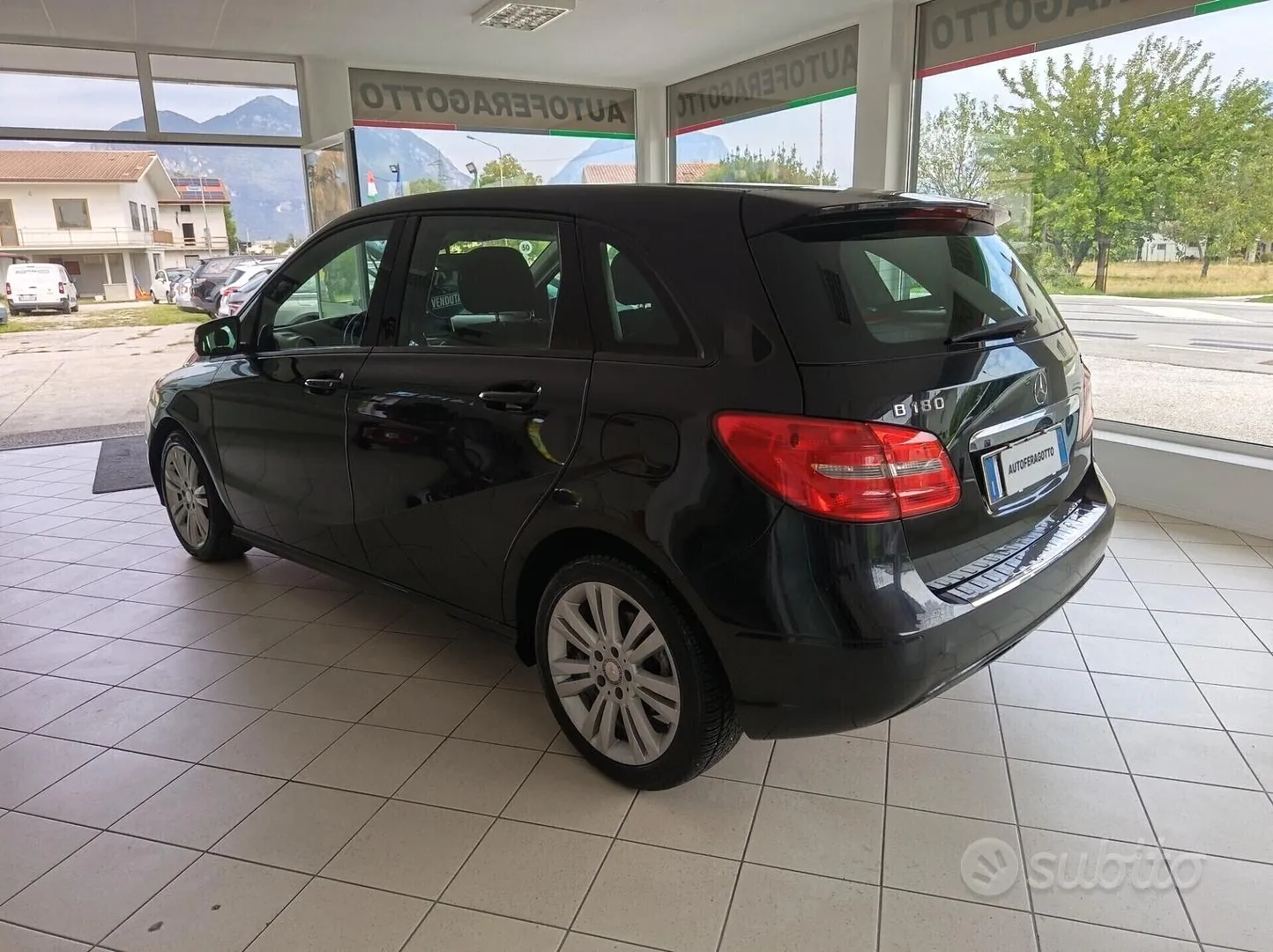 Mercedes-Benz B 180 Cdi Executive 2013 photo 4