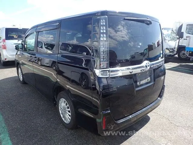 Toyota Voxy Hybrid V 2015 photo 3