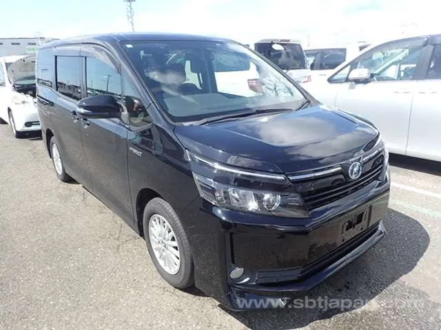 Toyota Voxy Hybrid V