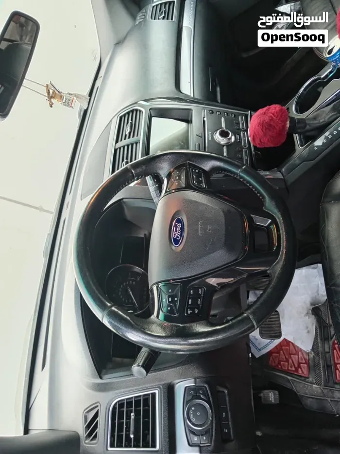 Ford Explorer 2017 photo 2