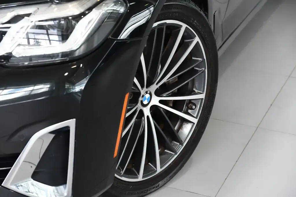 BMW 5 Series 2021 photo 4
