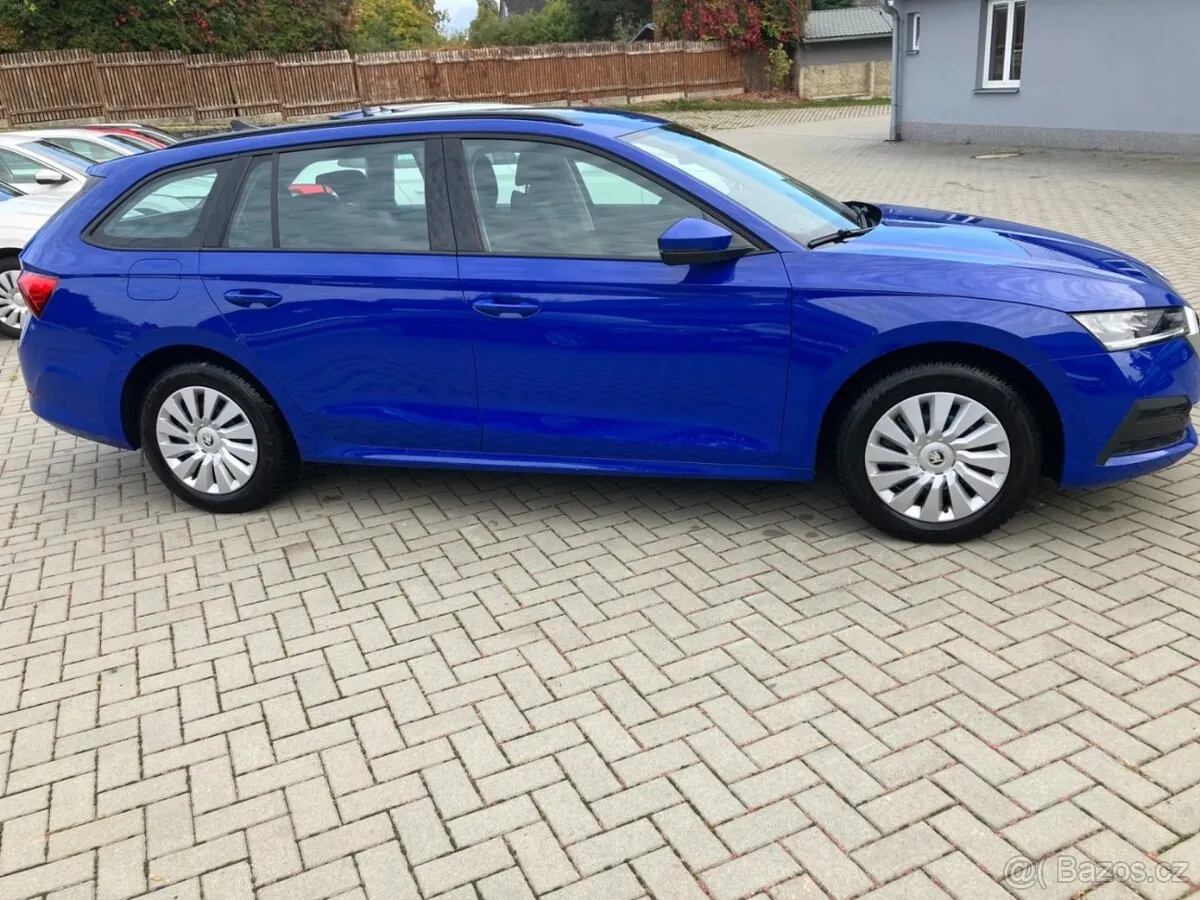 Skoda Octavia Combi 2024 photo 2