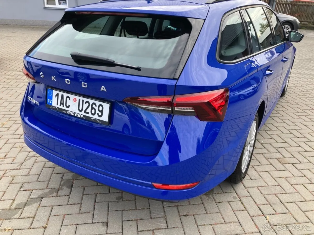 Skoda Octavia Combi 2024 photo 3