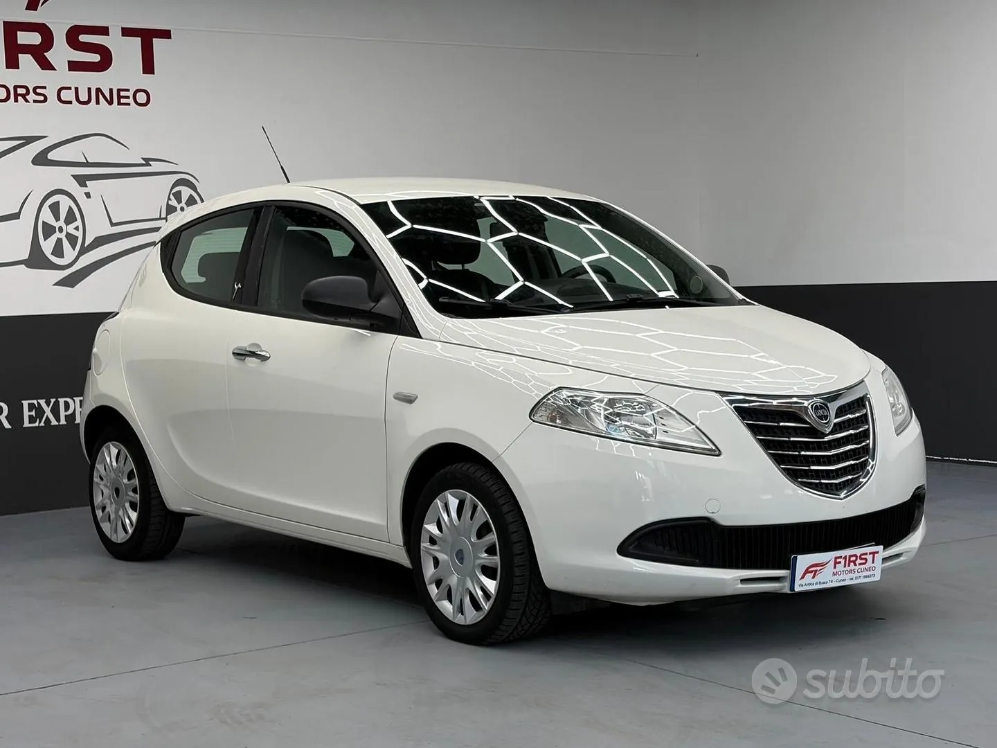 Lancia Ypsilon 2014 photo 2