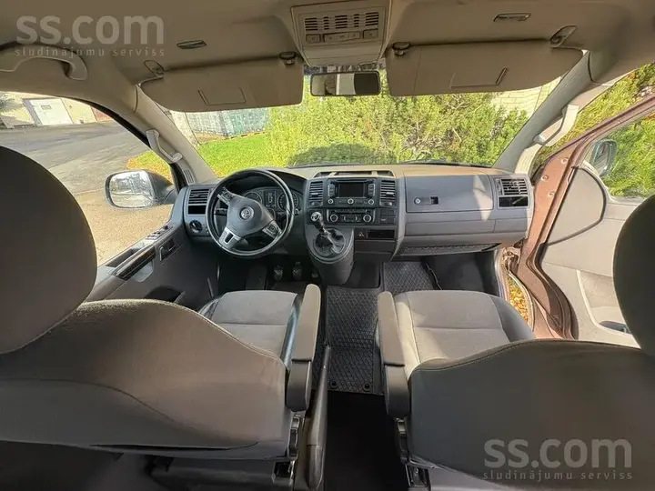 Volkswagen Caravelle 2010 photo 5