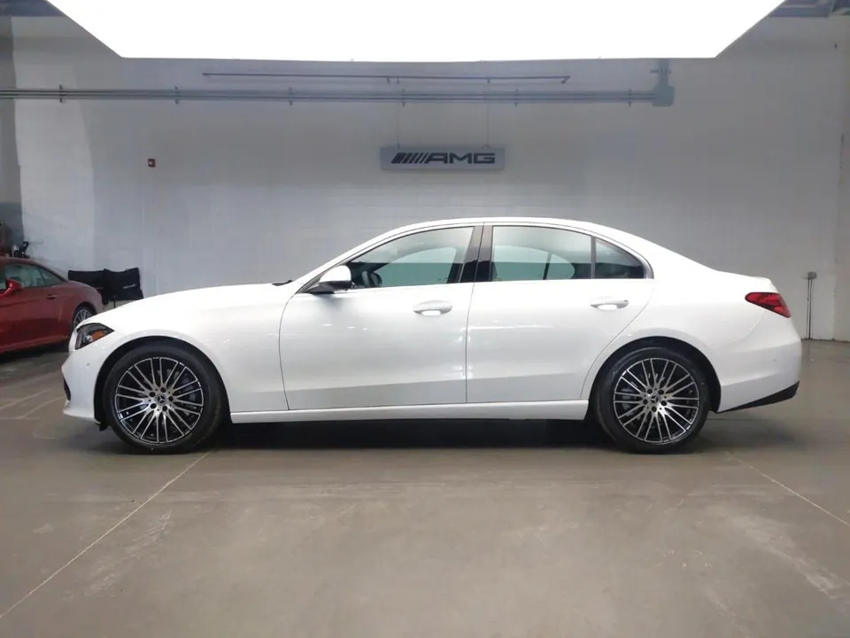 Mercedes-Benz C-Class 2026 photo 2