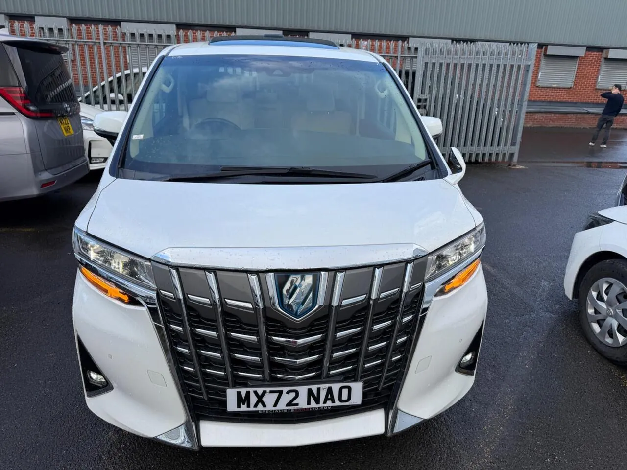 Toyota Alphard 2022 photo 3
